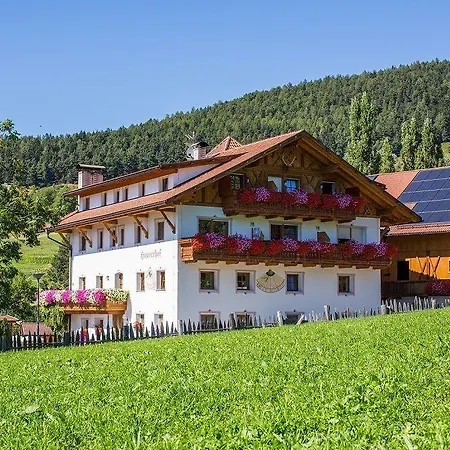 Hauserhof Aparthotel Rodengo