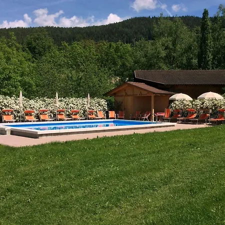 Hauserhof 2*